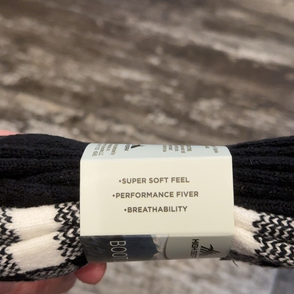 High Sierra Boot Socks Womens 4-10 Buffalo Plaid 2 Pair Pack Soft Warm Crew Sock - Picture 5 of 6